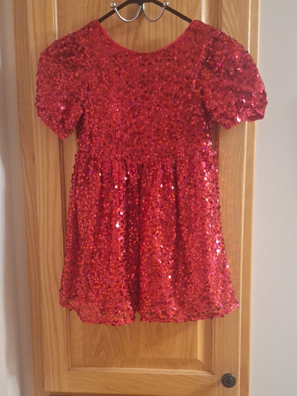 size 4/5 Child's Special Sequence Dress -  Lined . LIKE NEW